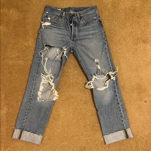 Levi’s Straight Legged Jeans